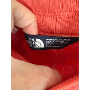 The North Face Women's Coral Athletic shorts‎ size large thumbnail 2