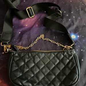 Boutique Black Leather Purse Handbag Quilted Hand & Crossbody Strap 9”W X 5”H thumbnail 4