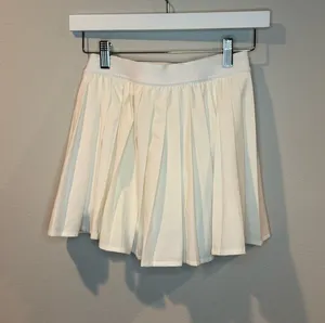 Lululemon Skirt White thumbnail 1