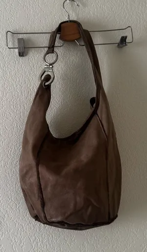 Sundance Italy taupe leather single strap purse/hobo/bucket bag thumbnail 1