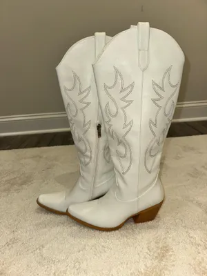 White Cowboy Boots Size 7 thumbnail 2