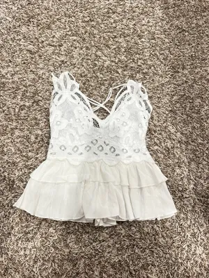 Francesca's white lace going out top thumbnail 2