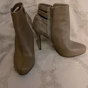 Guess leather and suede ankle boots thumbnail 2