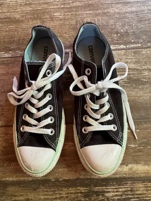 Converse Chuck Taylor All Star double tongue low tops women’s size 8 thumbnail 1