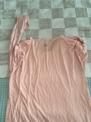 Alo Lightweight‎ Long-Sleeve Crewneck Top - Blush Pink thumbnail 3