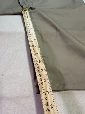 Oakley NWT Men’s Khaki Pocket Shorts  thumbnail 4