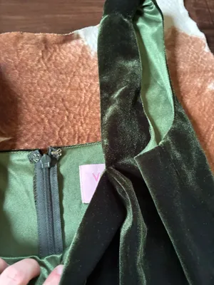 Altar'd State Vow'd dark green crushed velvet bridesmaid dress Size 14 Does not look to be altered thumbnail 3
