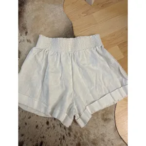 REFORMATION White Linen Nashville Shorts‎ Size Small thumbnail 3