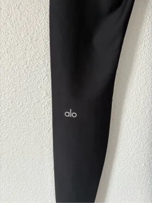 Alo yoga High-Waist Airlift Legging in black sz XXsmall thumbnail 9