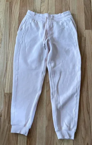 Lululemon Pink Joggers 6 Athletic Sweatpants Balletcore Coquette Pilates Travel thumbnail 1