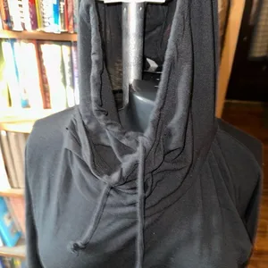 Fabletics Athleisure lightweight sporty black L hoodie thumbnail 2