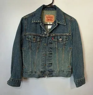 Levi’s Women’s Denim Trucker Jean Jacket Size Small Medium Wash 100% Cotton #110 thumbnail 1