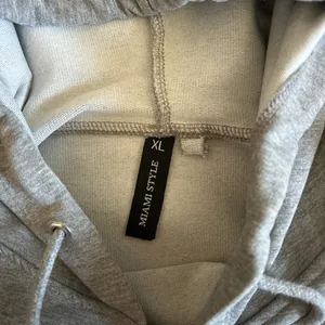 Miami Style Cropped gray hoodie thumbnail 2