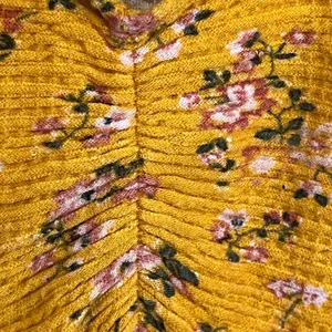 Hollister Womens Mustard Yellow Floral Waffle Knit Ruched V-Neck‎ Top Medium thumbnail 5