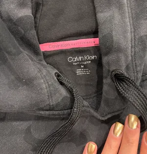 Calvin Klein Black Camo Cropped Hoodie thumbnail 3