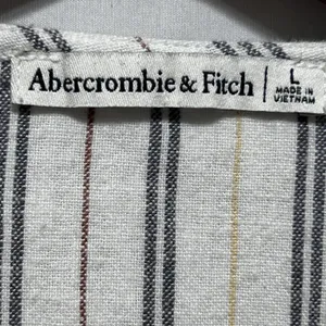 Abercrombie Women Cottagecore Coastal Tie Front Crop Top L White Striped Linen thumbnail 6