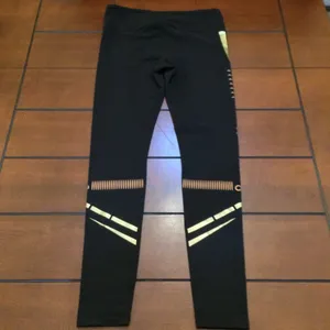 Alo airbrush legging gold black medium thumbnail 8