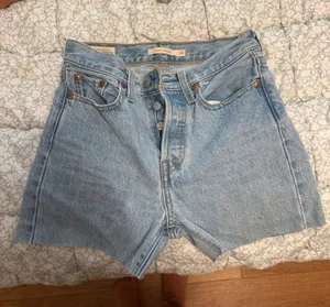 Levi’s Shorts thumbnail 1