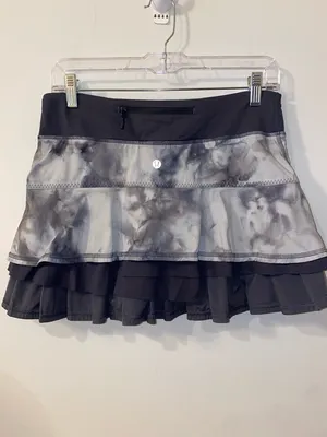 Rare Lululemon Run Resolution Skirt II Size 4 Coal Vapor Spray Dye Tinted Canvas thumbnail 5