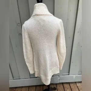 Guess Jeans Cream Plush Cardigan Women’s Size Medium thumbnail 4