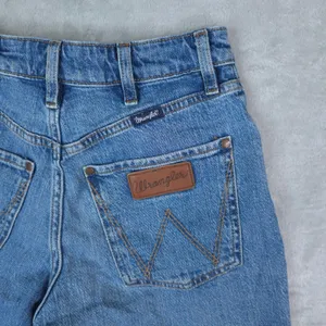 Wrangler Retro High Rise Cut Off Shorts Womens 26 Blue Distressed Raw Hem Frayed thumbnail 4