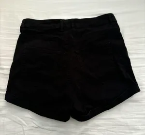 H&M Black shorts thumbnail 2