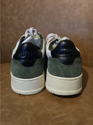 Autry Women’s White and Green Low-Top Sneakers thumbnail 5