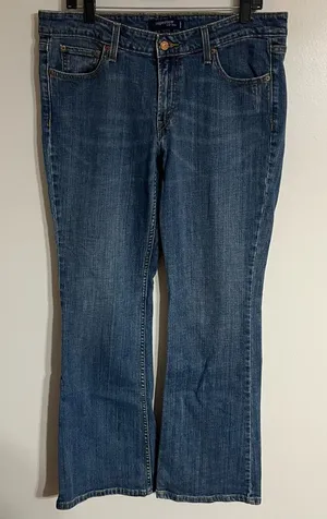 Levis 518 Juniors Size 13 Blue Super Low Stretch Bootcut Jeans Medium Wash‎ thumbnail 1