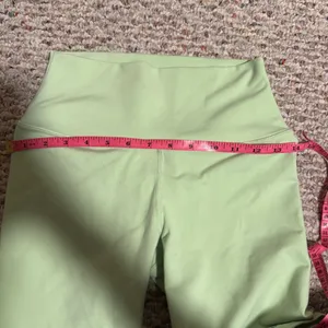 ALO Yoga Green Bike Shorts High-Rise Performance- Size XS thumbnail 8