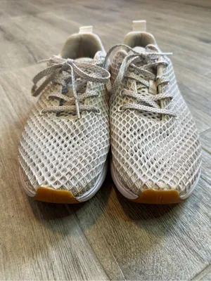 NOBULL Trainer Shoes Mens Size 7.5 Women's Size 9 White Mesh Sneakers Gum Sole thumbnail 2