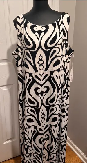 NWT Chico’s Black White Abstract Print Sleeveless Maxi Dress Size 4 thumbnail 1