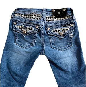Miss Me - Low Rise Straight Leg Jean thumbnail 4