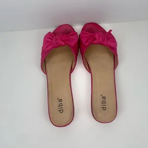 Pink Sandals Flip Flips Size 8 Runs Small thumbnail 6
