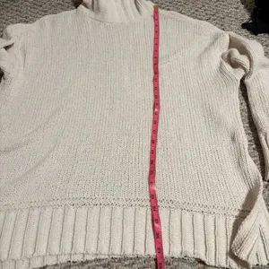 Aerie Chenille Oversized Turtleneck Sweater Ivory Cream- Size Medium thumbnail 9