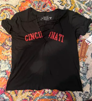 University Tees University Of Cincinnati T-shirt thumbnail 1