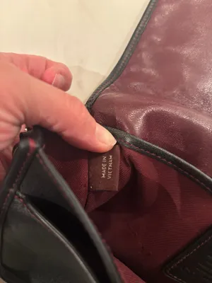 Classic Black Leather Crossbody Bag thumbnail 7