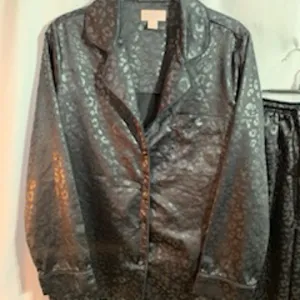 Cabernet black, leopard print pajama set, size small Black thumbnail 2