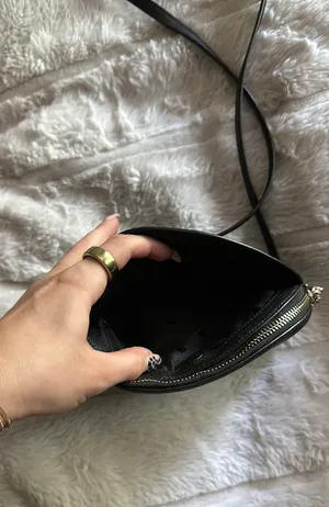 Crossbody thumbnail 4