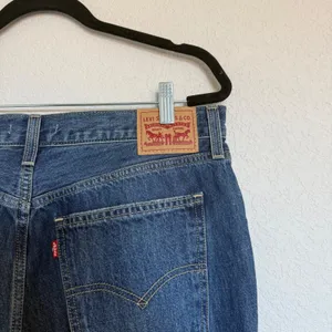Levis Low Pro Straight Distressed Jeans Medium Wash Blue Denim Womens‎ Size 31 thumbnail 3