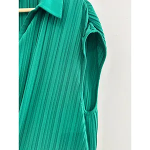 Adrianna‎ Papell Green Pleated Button Front Blouse XL Sleeveless Top Holidays thumbnail 5
