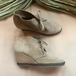 J. Crew Suede Lace Up Wedge Boots size 6 Tan‎ thumbnail 2