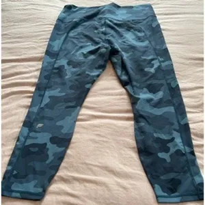 Fabletics Define High-Waisted 7/8 Leggings Blue Camo Size Large NWT thumbnail 2