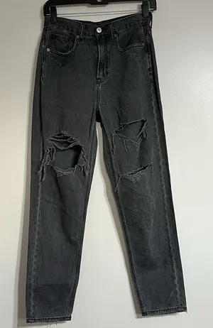 American Eagle High Rise Black Mom Jeans Women's‎ Size 2 Distressed thumbnail 1