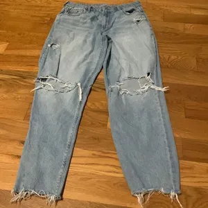 American Eagle Outfitters Light Blue Distressed Jeans thumbnail 1