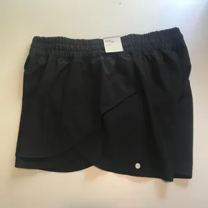 Calia Women’s High-Rise Step Up Shorts Pure Black thumbnail 3