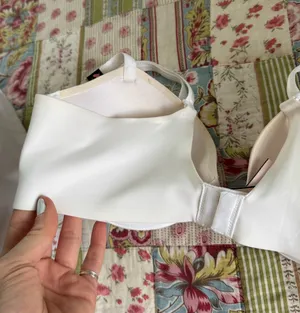 Victoria's Secret Bra thumbnail 2