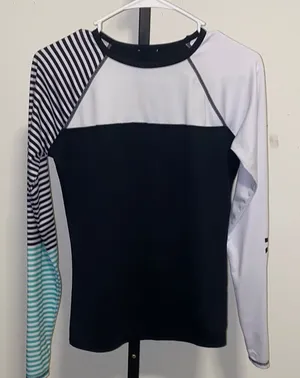 Roxy Black and White Long Sleeve Tee Size Medium thumbnail 1