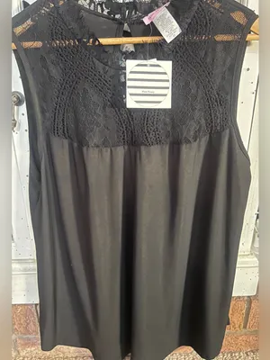 Pink Peony Black Lace Sleeveless Blouse Top Size Large L Keyhole Back NWT thumbnail 6