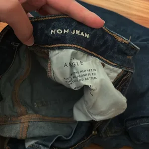 Mom jean stretch thumbnail 3