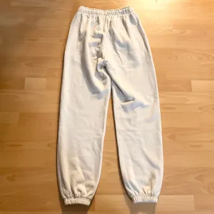 Alo Yoga Accolade Sweatpant Bone XS thumbnail 8